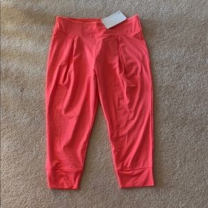 Fabletics capris